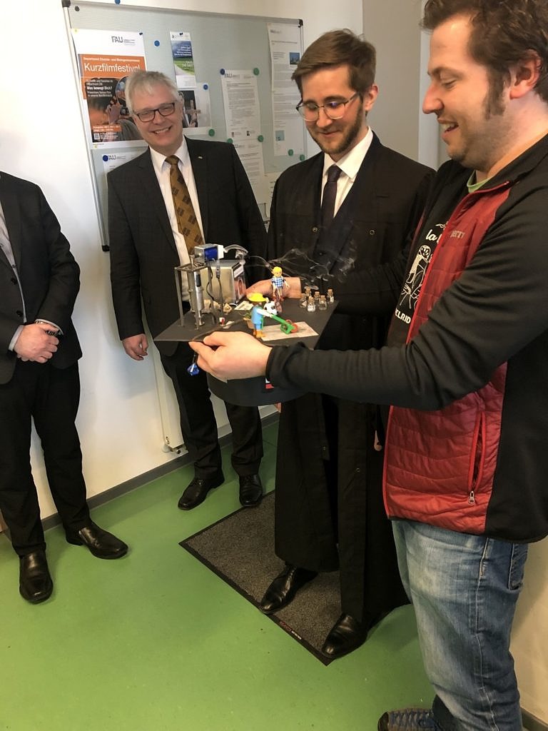 Thomas Plankenbühler legt die Promotionsprüfung ab