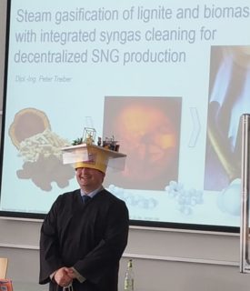 Dr.-Ing. Peter Treiber #16 - 30.04.2021 Thema: Steam gasification of lignite and biomass with integrated syngas cleaning for decentralized SNG production